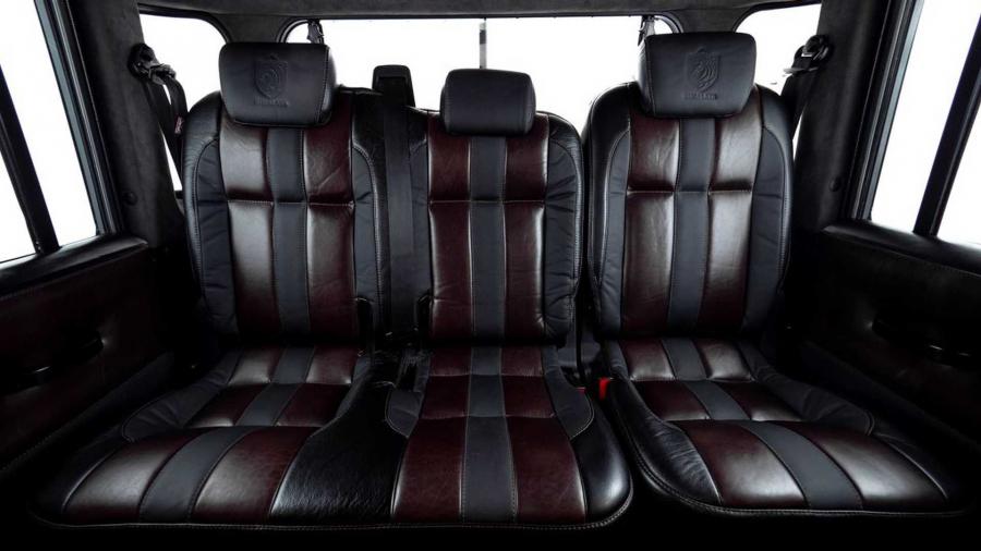 Интерьер Land Rover Defender 110 SPECTRE by HIMALAYA 2019 года  (фото 3 из 30)